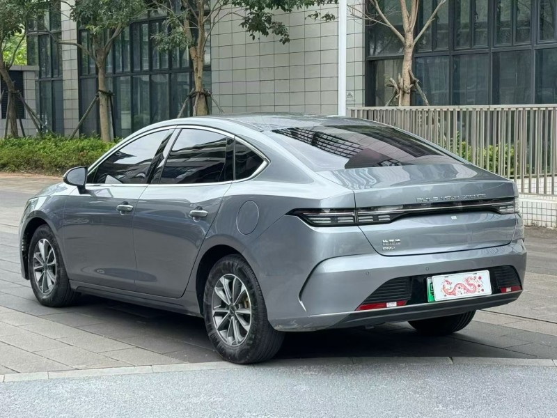 佛山24年比亚迪驱逐舰8