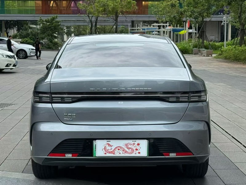 佛山24年比亚迪驱逐舰9