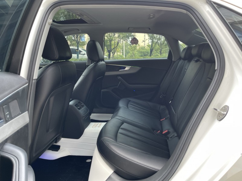 济宁18年奥迪A4L6