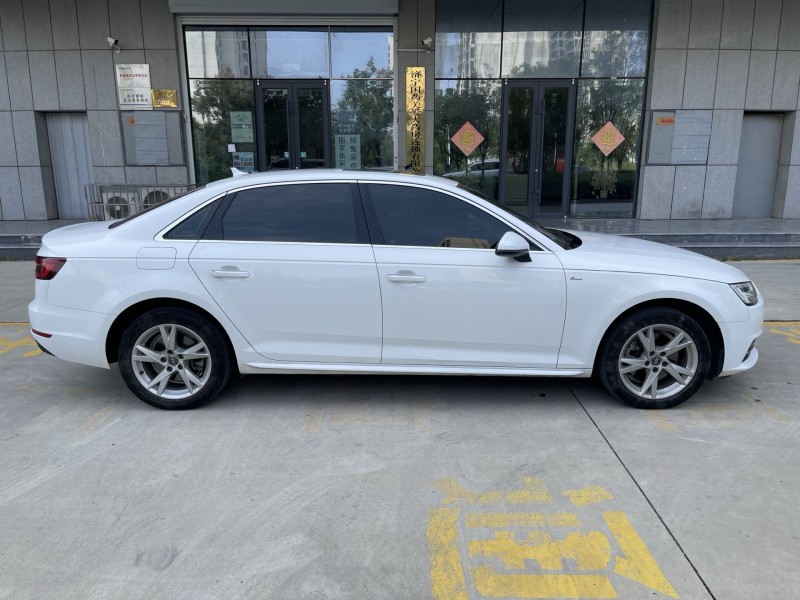 济宁18年奥迪A4L7