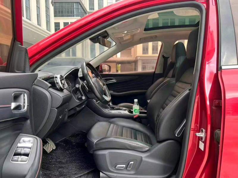 广州18年名爵HS8