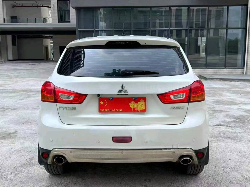 广州16年三菱劲炫5