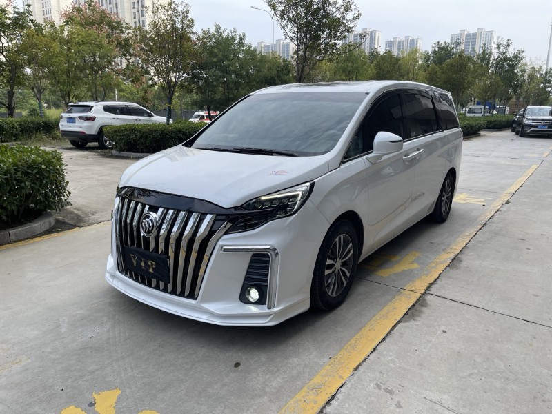 济宁21年别克GL82