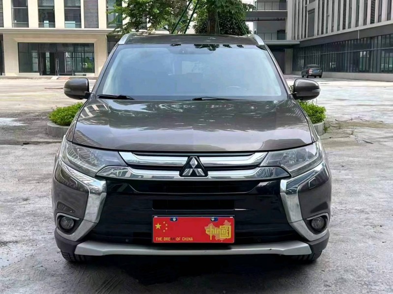 广州16年三菱欧蓝德1