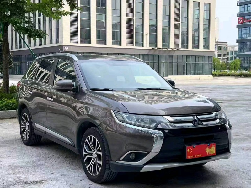 广州16年三菱欧蓝德3