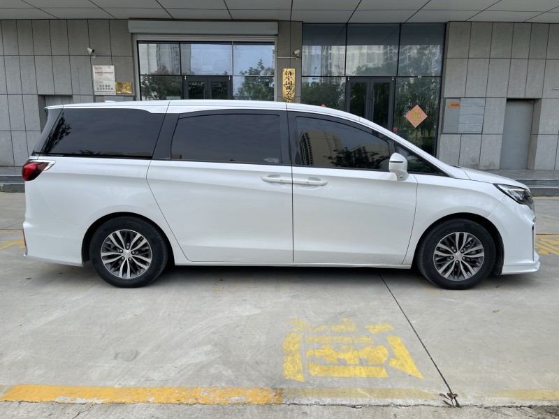 济宁21年别克GL87