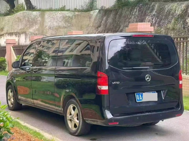 东莞21年奔驰威霆4