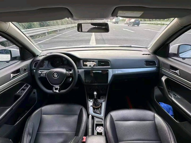 广州17年大众朗逸8