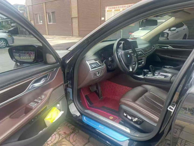 广州21年宝马7系4