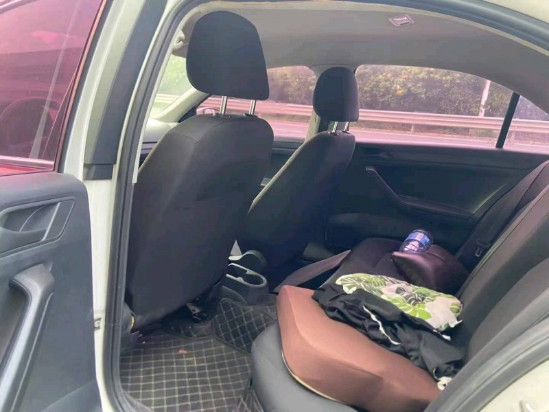 广州17年大众捷达8