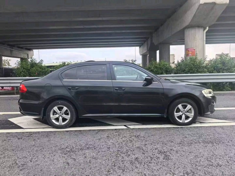 广州13年大众朗逸4