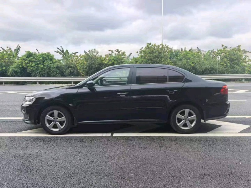 广州13年大众朗逸6