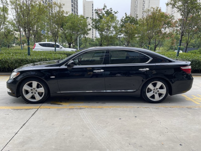 济宁07年雷克萨斯LS8