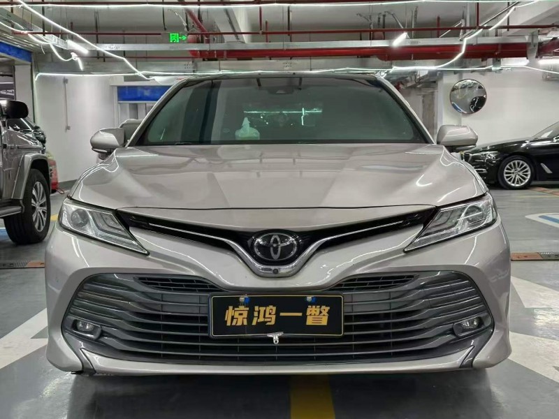 广州18年丰田凯美瑞1