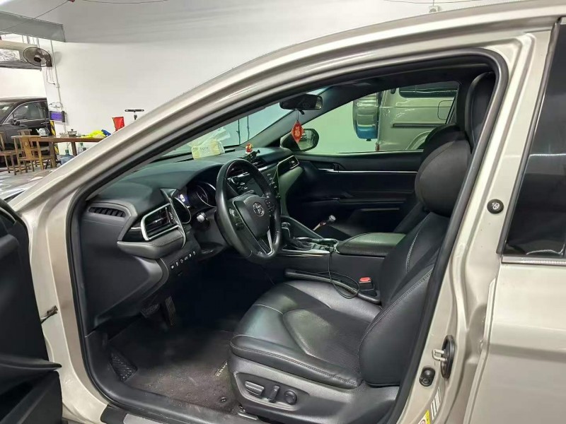 广州18年丰田凯美瑞4