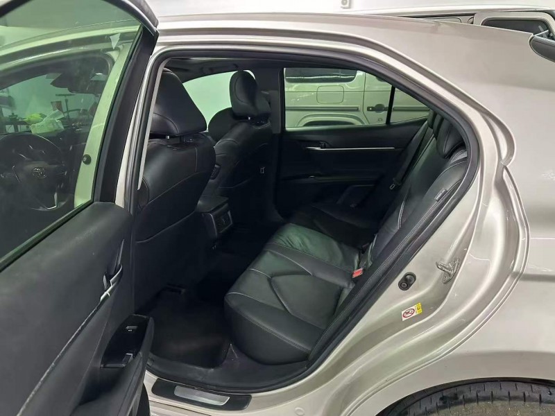 广州18年丰田凯美瑞6