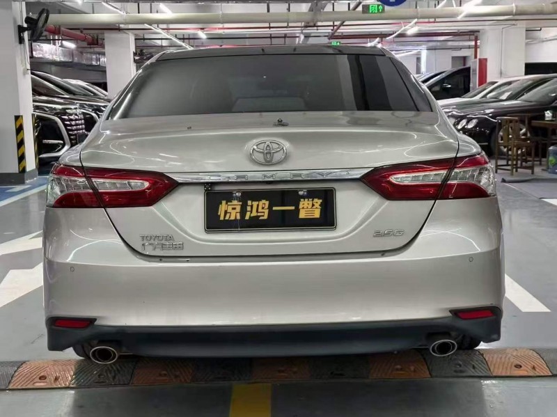 广州18年丰田凯美瑞9