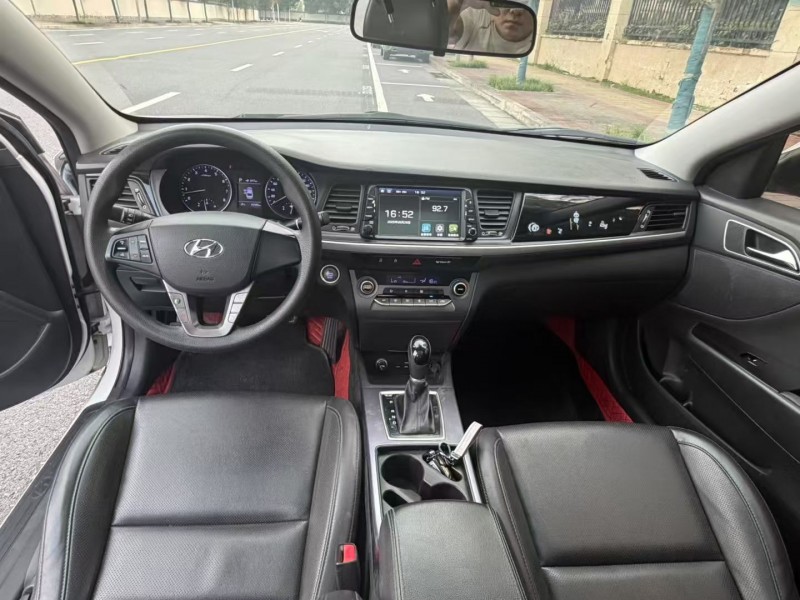 郑州19年现代名图4