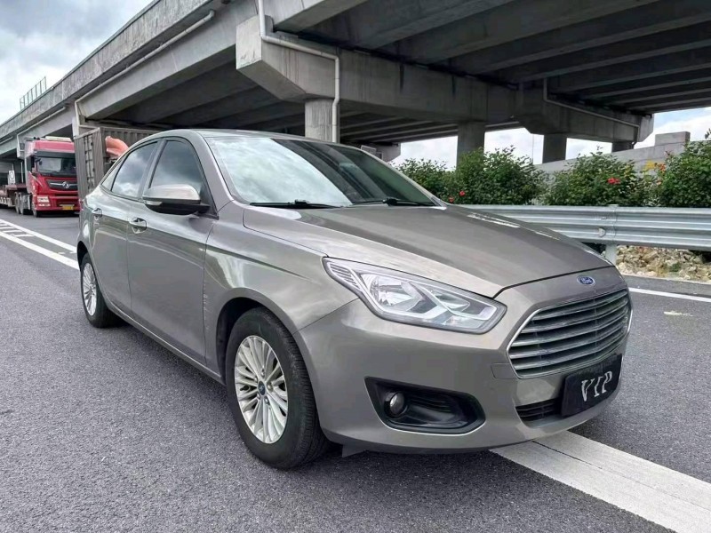 广州17年福特福睿斯2