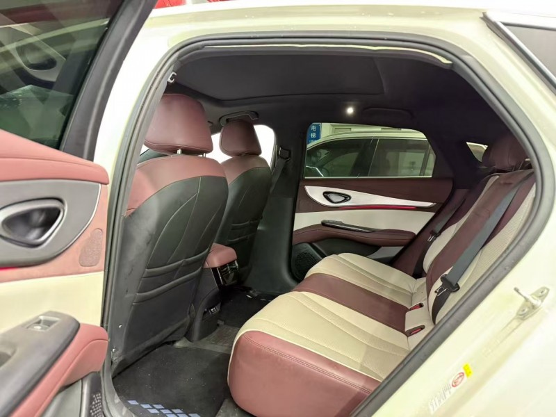 广州24年比亚迪海豹4