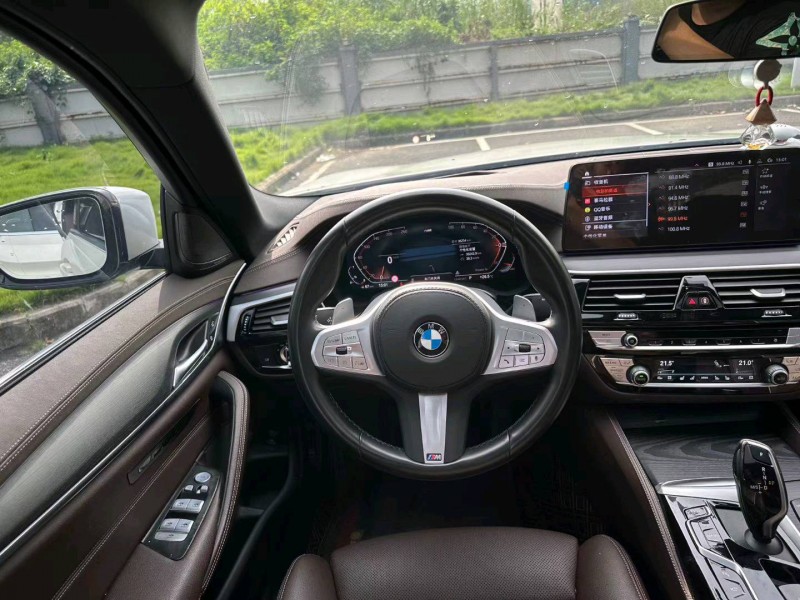 广州23年宝马5系4