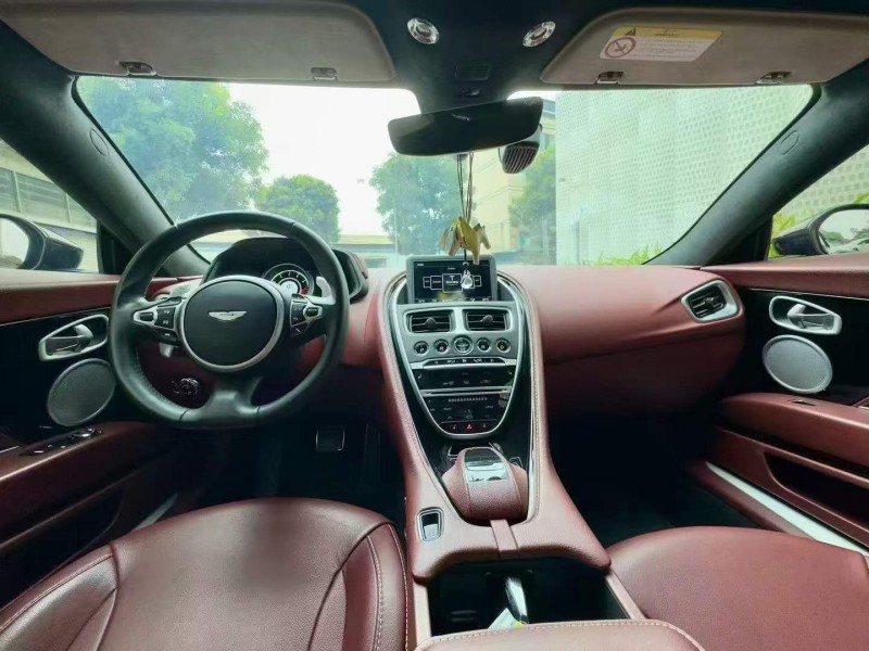 广州18年阿斯顿·马丁DB115