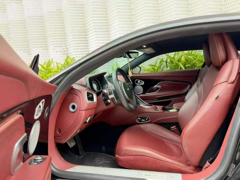 广州18年阿斯顿·马丁DB116