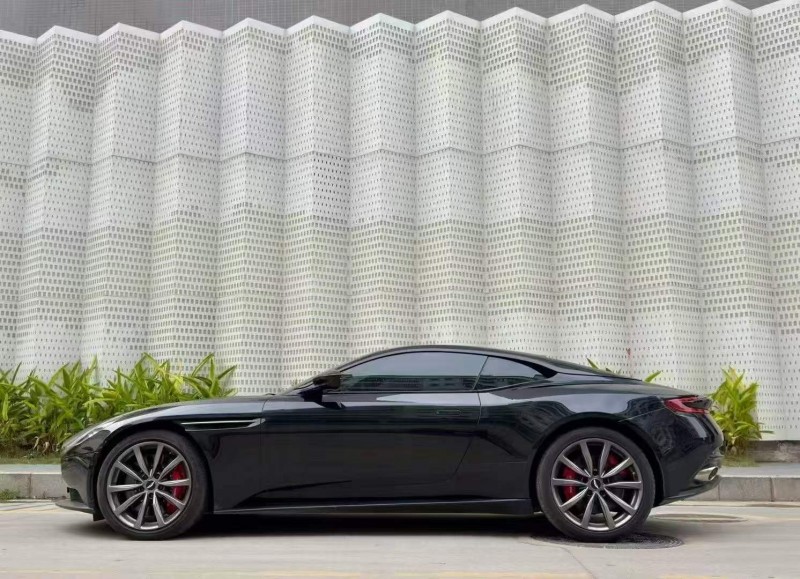 广州18年阿斯顿·马丁DB117