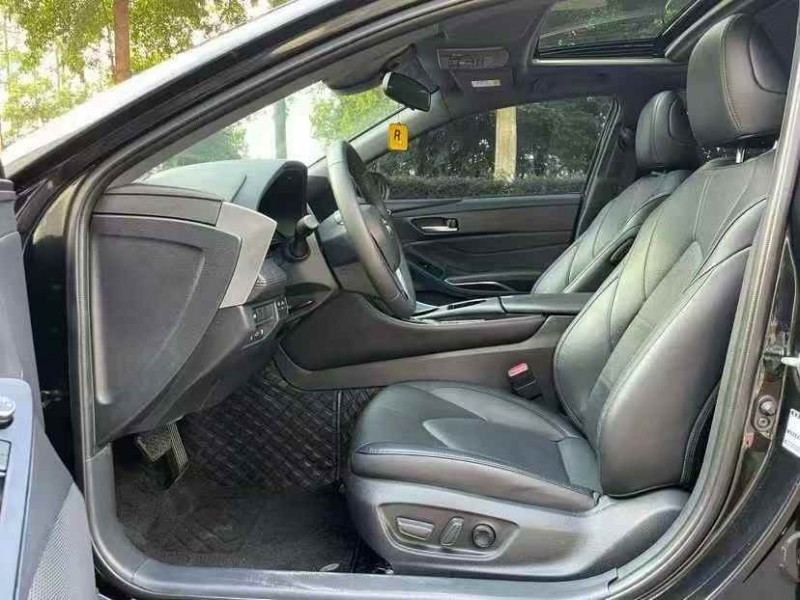 广州22年丰田亚洲龙4