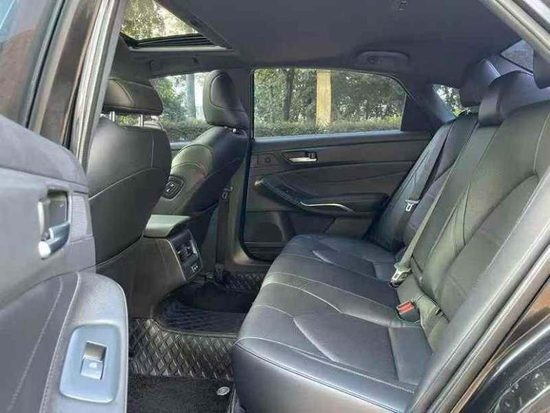 广州22年丰田亚洲龙6