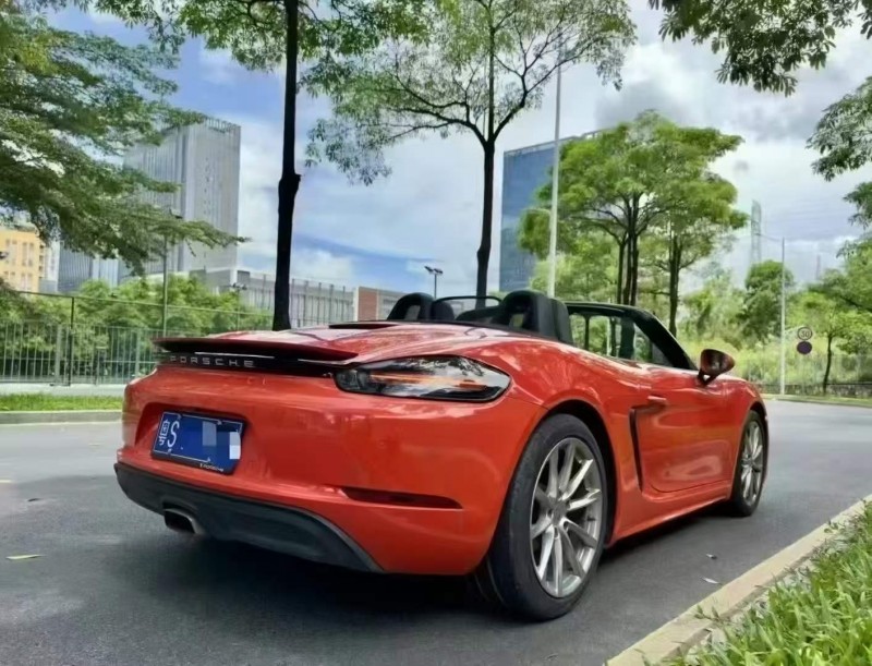 广州18年保时捷Boxster7