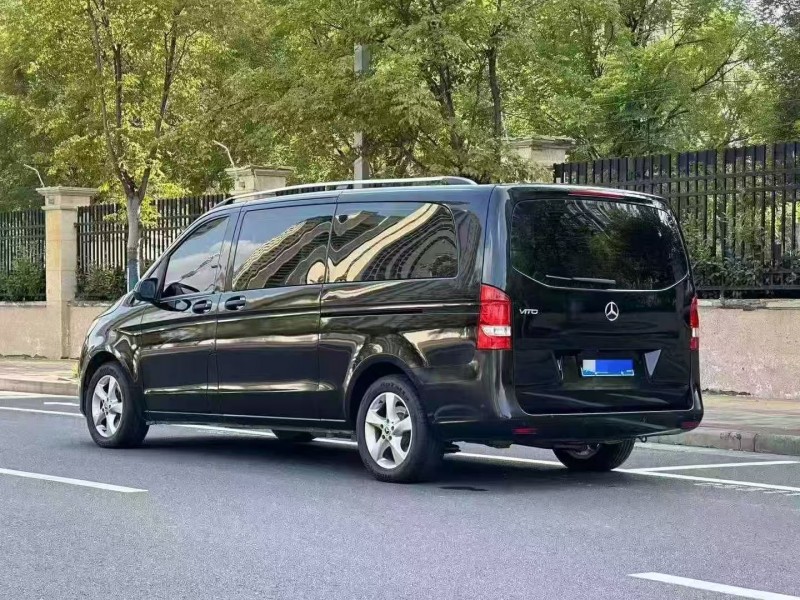 郑州18年奔驰威霆8