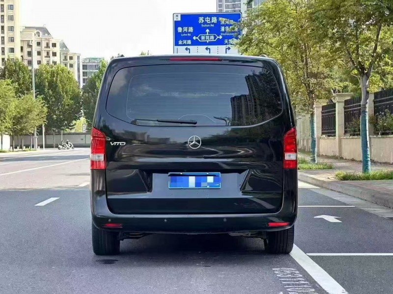 郑州18年奔驰威霆9