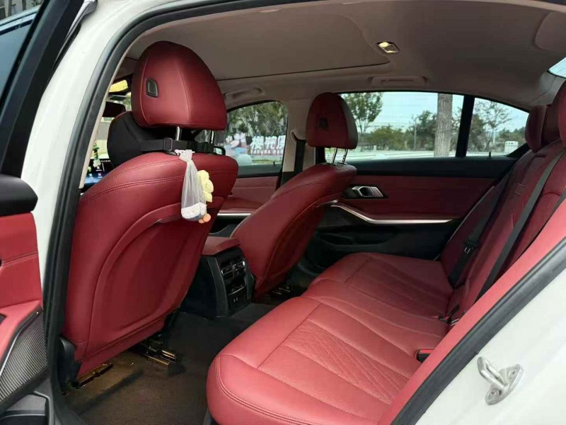 荆门23年宝马3系7