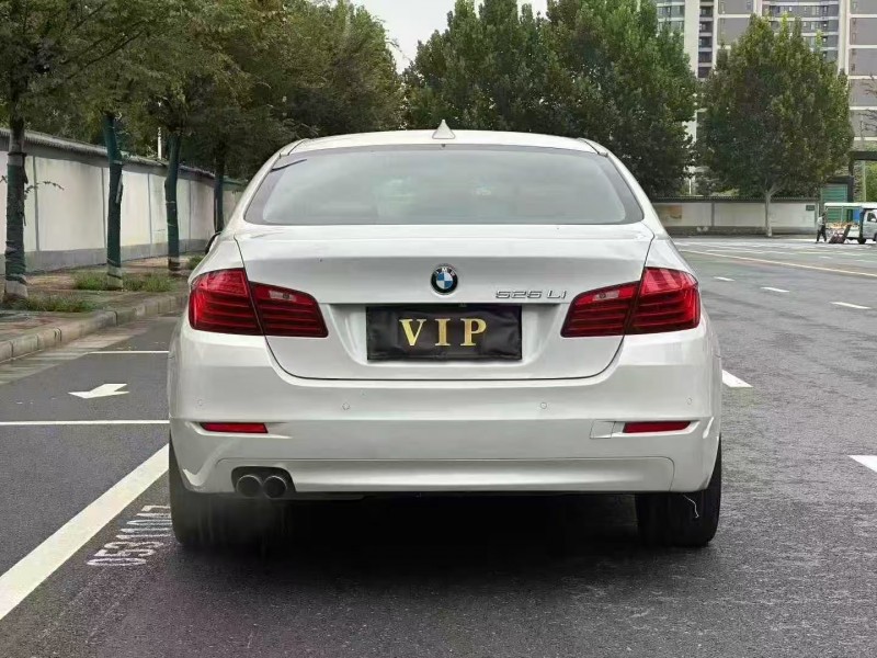 郑州17年宝马5系9