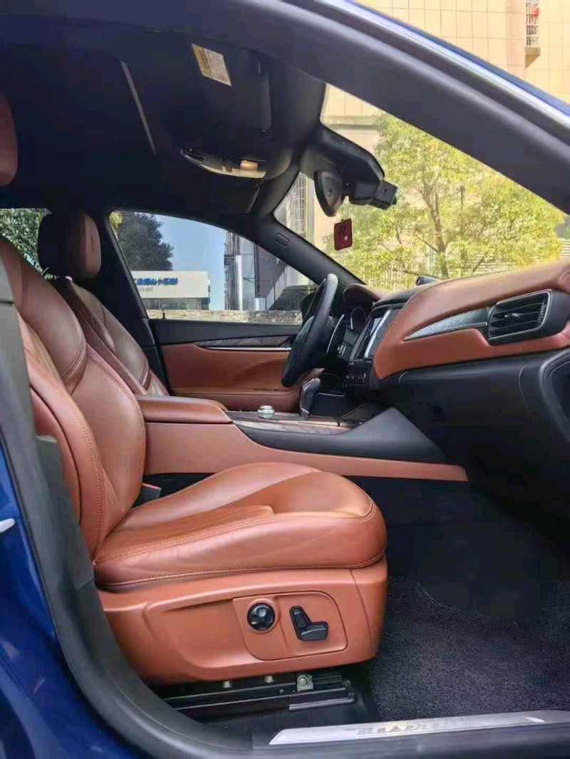 萍乡18年玛莎拉蒂Levante7