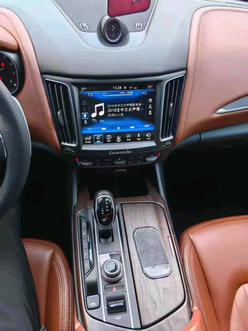 萍乡18年玛莎拉蒂Levante9