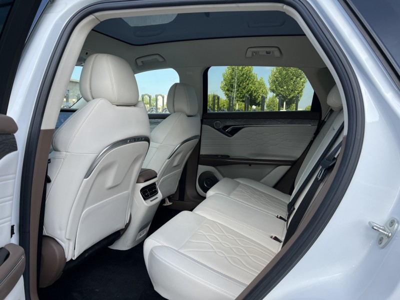 盐城21年岚图汽车FREE5