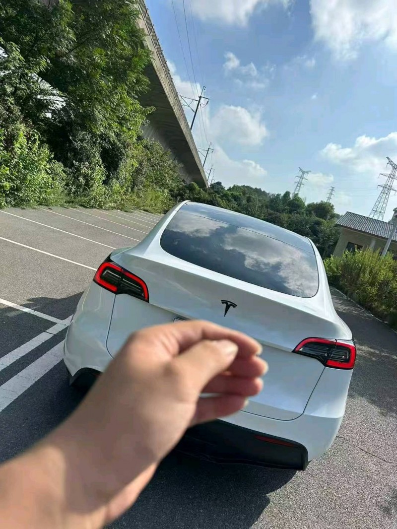 常德23年特斯拉MODEL Y2
