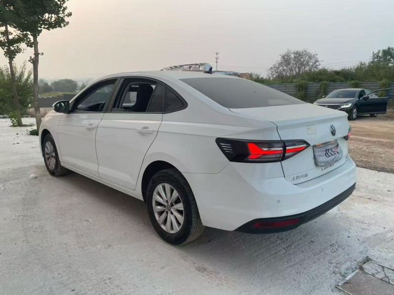 青岛24年大众朗逸8