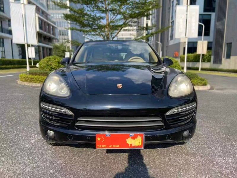 广州12年保时捷卡宴1