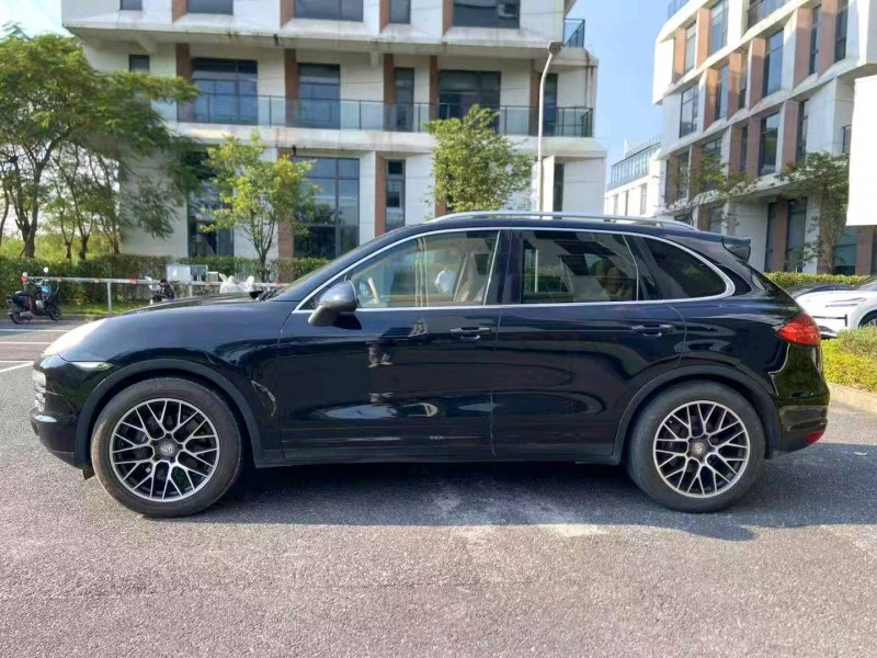 广州12年保时捷卡宴6