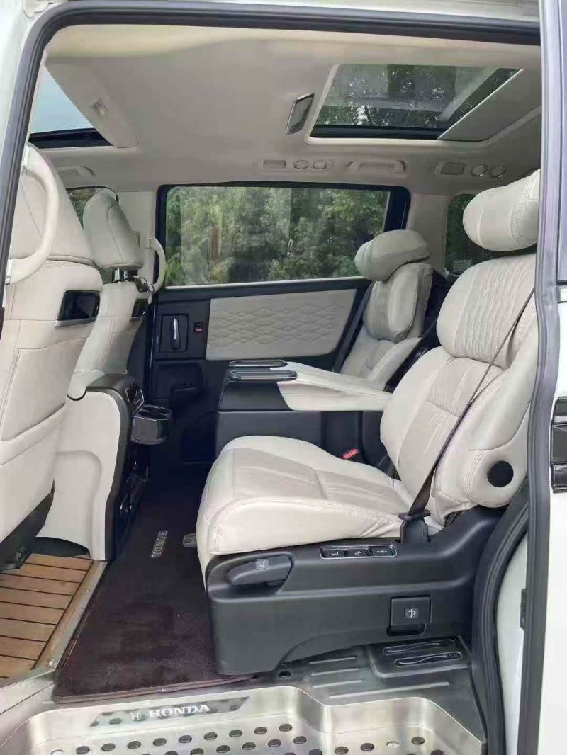 襄阳22年本田艾力绅4