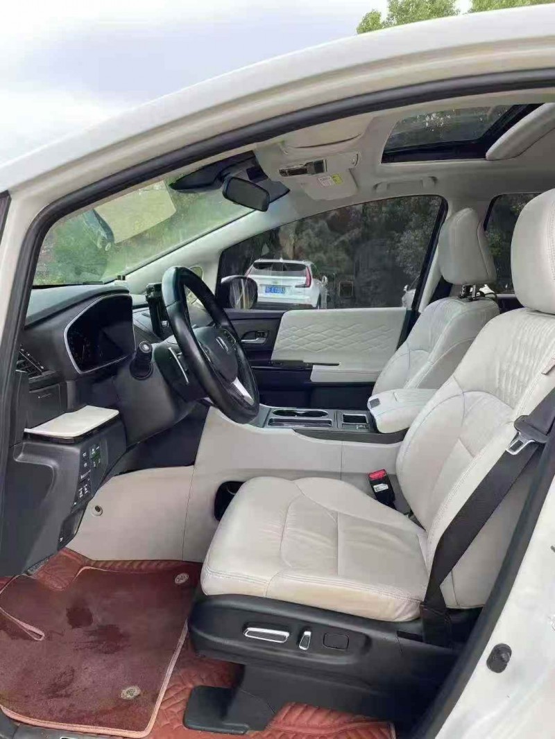 襄阳22年本田艾力绅5