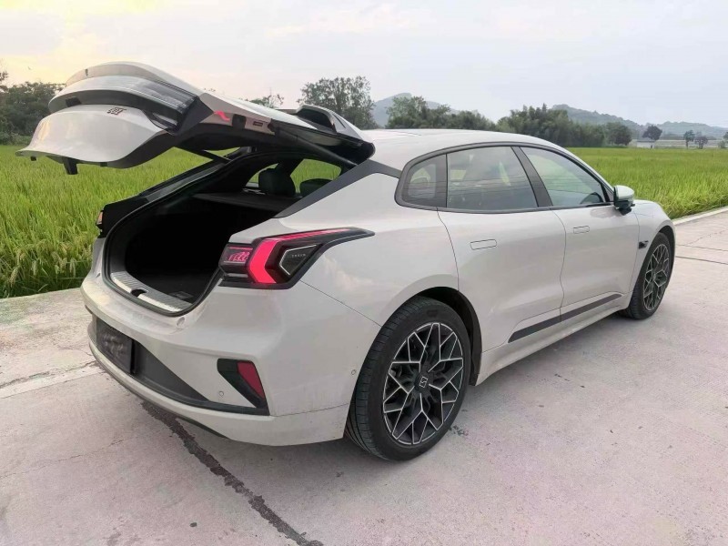 嘉兴25年极氪汽车0018