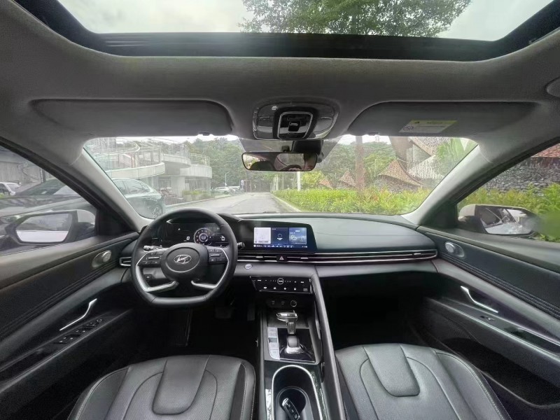 深圳22年现代伊兰特4