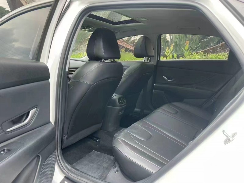 深圳22年现代伊兰特5