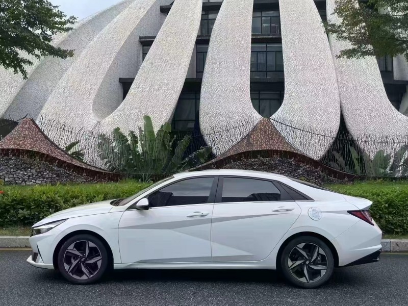 深圳22年现代伊兰特8