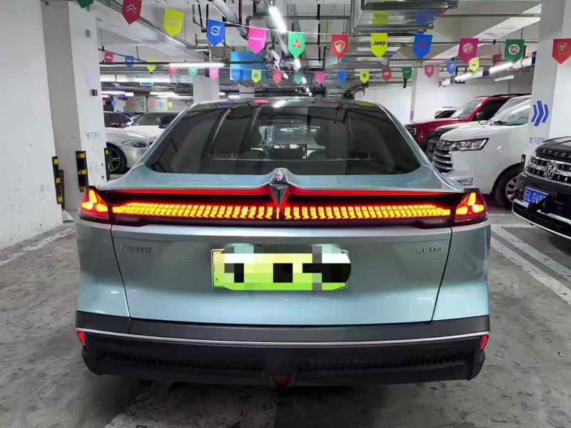 成都24年长安汽车深蓝9