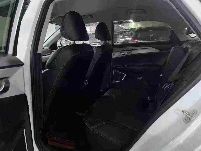 成都23年吉利几何5